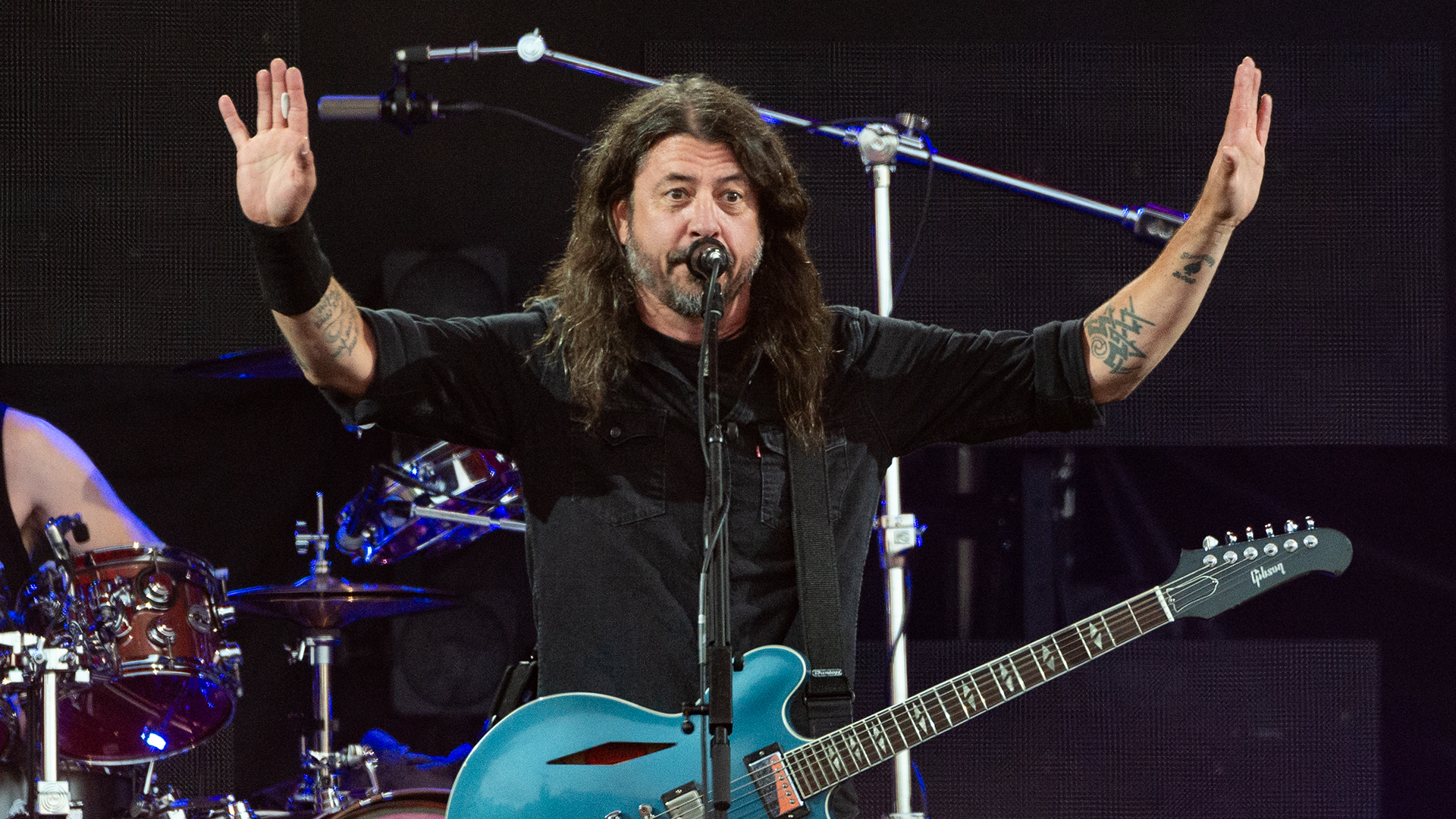 Dave Grohl announces he’s become the father of a baby born outside his marriage