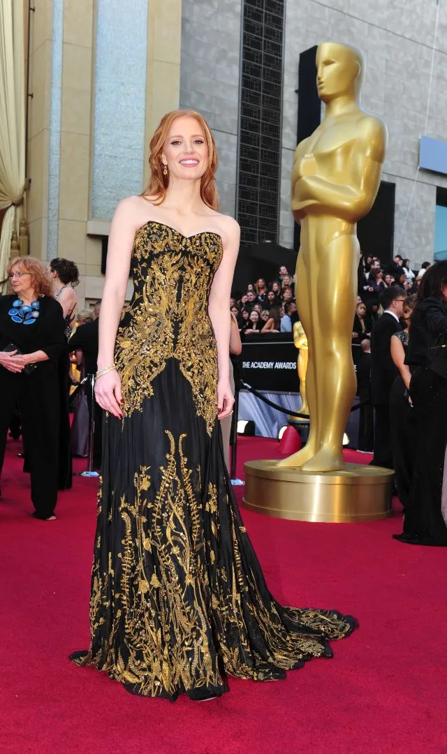 Jessica Chastain Shines at the 2024 Oscars: A Look at Her Stunning Red Carpet Moment