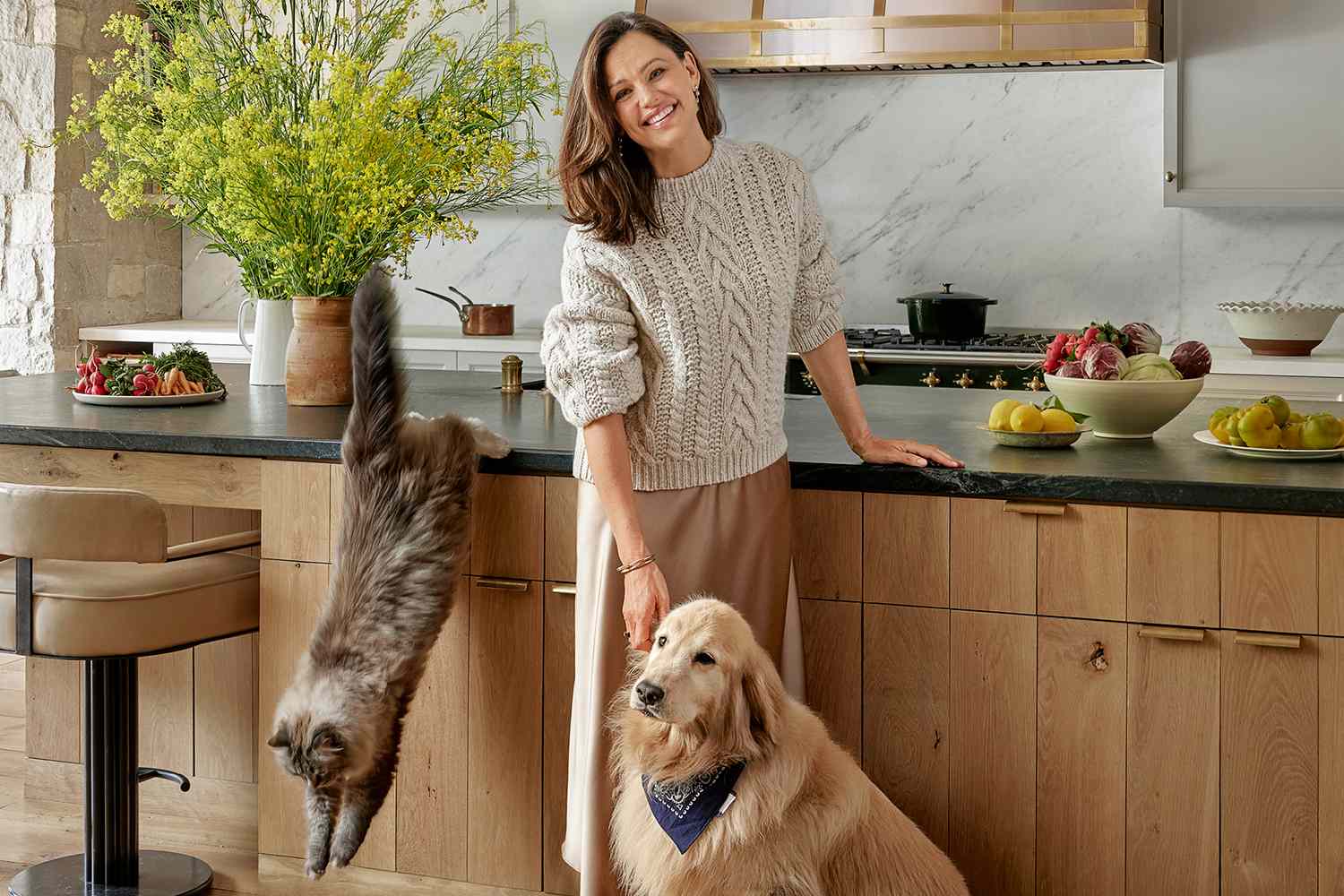 Jennifer Garner Gives a Tour of Her Cozy ‘Treehouse’ Kitchen in Architectural Digest